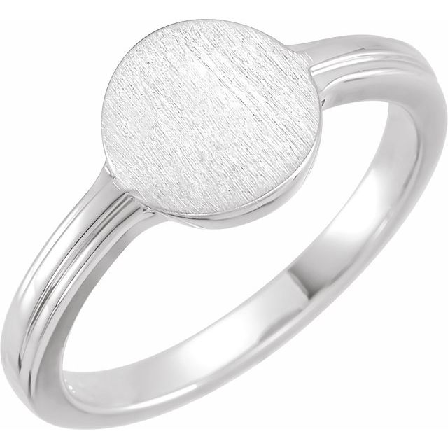 Oval signetring i 14 kt hvitt gull, 10 × 9 mm fra Smykke24