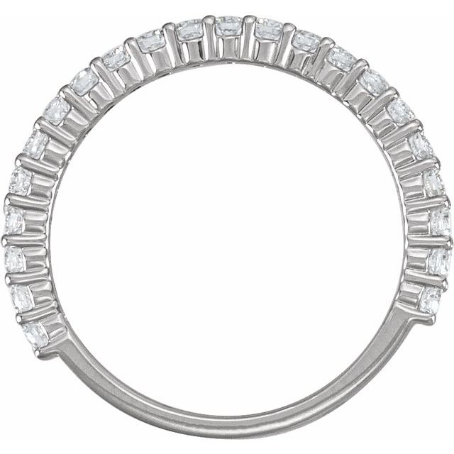 Diamantring i 14 kt gull – modell 121520 – 14 kt hvitt gull – Naturlige diamanter – Rund 1,8 mm · 0,5 ct totalt · 22 steiner