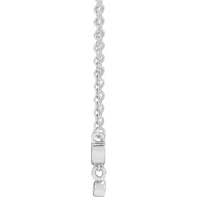 «Mama»-halskjede i løkkeskrift i 14 kt hvitt gull med diamant, 0,015 ct, 45,7 cm fra Smykke24
