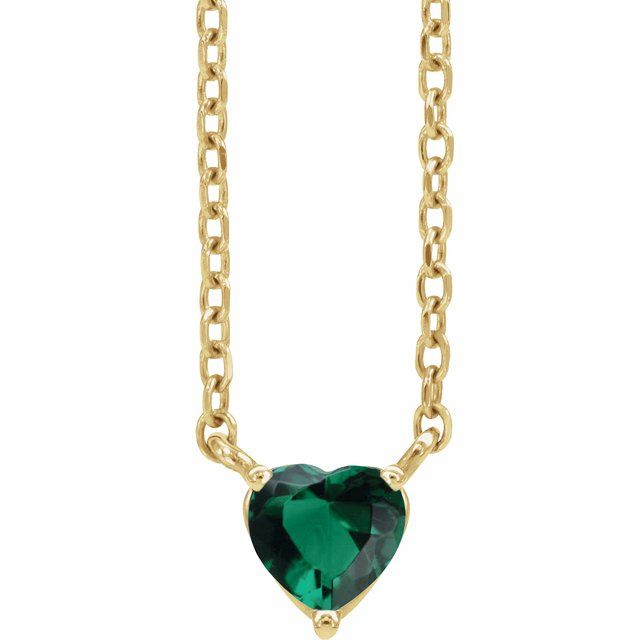 Halskjede i 14 kt gult gull med labfremstilt smaragd, hjerteformet sten 4 × 4 mm, 40,6–45,7 cm fra Smykke24
