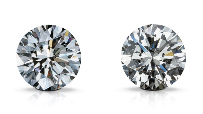En laboratoriedyrket diamant til venstre og en naturlig diamant til høyre
