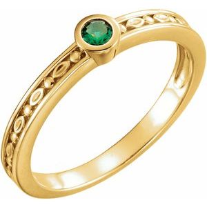 Ring i 14 kt gult gull med laboratoriedyrket edelsten – 3 mm