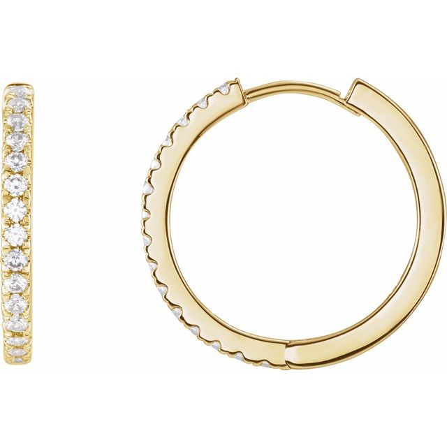 Creoler i 14 kt gult gull med laboratoriedyrket diamant, 0,375 ct totalt, rund sten 1,4 mm, lengde 17,4 mm, tykkelse 1,7 mm (par) fra Smykke24