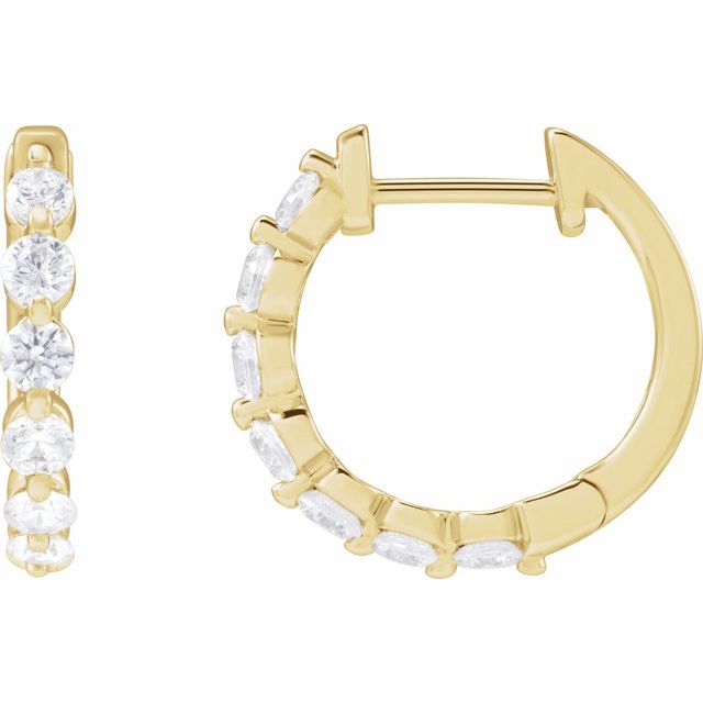 Creoler i 14 kt gult gull med laboratoriedyrket diamant, 0,75 ct totalt, rund sten 2,4 mm, lengde 15,7 mm, tykkelse 2 mm (par) fra Smykke24