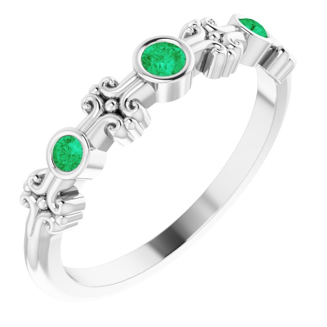 Ring med laboratoriedyrkede edelstener – 14 kt hvitt gull – Laboratoriedyrket smaragd – Rund 2,5 mm · 3 steiner