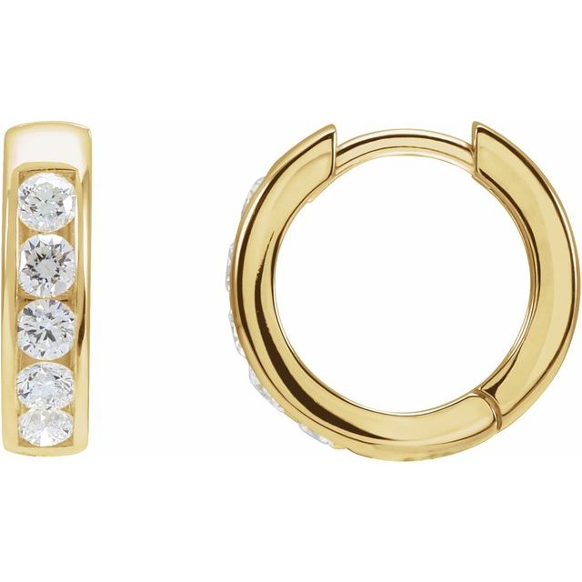 Creoler i 14 kt gult gull med laboratoriedyrket diamant, 0,625 ct totalt, rund sten 2,5 mm, lengde 14 mm, tykkelse 3,5 mm (par) fra Smykke24